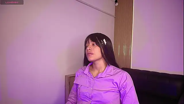 Snapshot of leydi_start_ chatting on 02/04/26, 12:33 leydi start online show from 02/04/26, 12:33