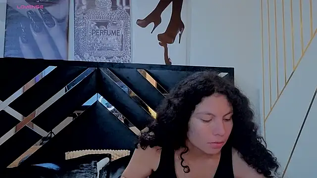 Zoe-yanin online show from 04/08/26, 07:03