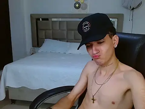 Snapshot of eroboyxox chatting on 02/24/26, 09:02 eroboyxox online show from 02/24/26, 09:02