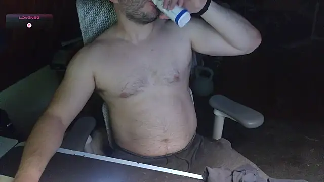 under the desk40 online show from 05/06/26, 04:12