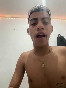 Snapshot of dominick_fran chatting on 02/13/26, 08:10 dominick fran online show from 02/13/26, 08:10