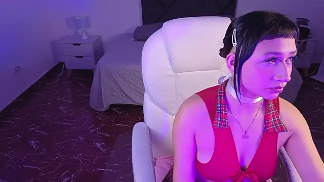 Snapshot of mia_bloom2 chatting on 02/25/26, 05:28 mia bloom2 online show from 02/25/26, 05:28