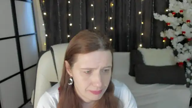 Snapshot of Kathrine_Meyer chatting on 02/27/26, 02:00 Kathrine Meyer online show from 02/27/26, 02:00