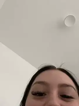 nikkiuk online show from 02/11/26, 09:58