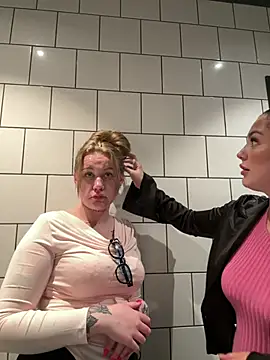 nikkiuk online show from 02/21/26, 08:32