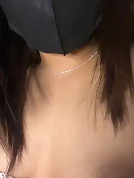 Snapshot of Violin_xue chatting on 02/20/26, 05:24 Violin xue online show from 02/20/26, 05:24