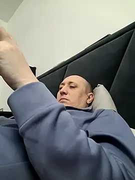 Snapshot of leoniddeni chatting on 02/16/26, 03:41 leoniddeni online show from 02/16/26, 03:41