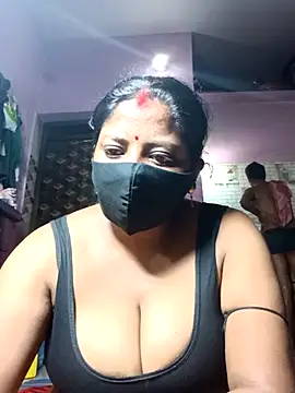 Snapshot of Fetish-Couple2 chatting on 02/11/26, 08:58 Fetish-Couple2 online show from 02/11/26, 08:58