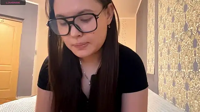 Snapshot of Ayazyn chatting on 02/01/26, 12:59 Ayazyn online show from 02/01/26, 12:59