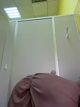 Snapshot of StreetSquirt chatting on 07/16/26, 04:07 StreetSquirt online show from 07/16/26, 04:07
