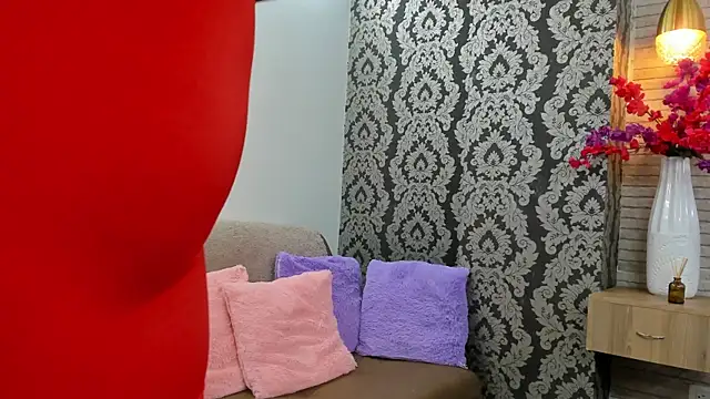 Snapshot of Charlotte-Wright chatting on 02/08/26, 11:35 Charlotte-Wright online show from 02/08/26, 11:35