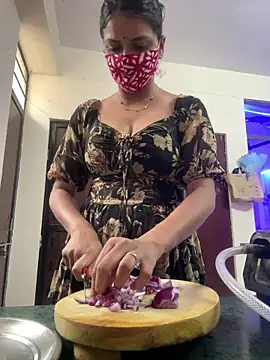 Snapshot of kavyababy00 chatting on 02/18/26, 06:20 kavyababy00 online show from 02/18/26, 06:20