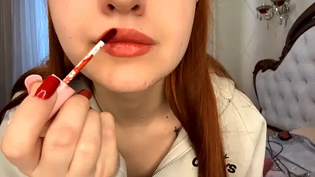 Snapshot of KatheyMichelfelder chatting on 02/25/26, 06:23 KatheyMichelfelder online show from 02/25/26, 06:23