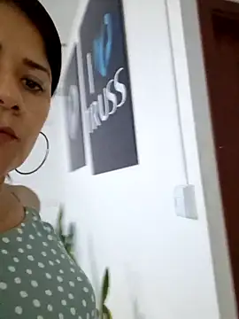 Snapshot of dulcenena_moon chatting on 01/31/26, 10:30 dulcenena moon online show from 01/31/26, 10:30