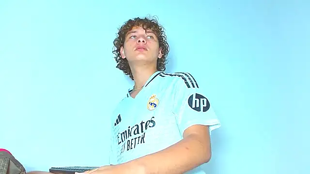 arielnoir6958 online show from 04/18/26, 12:03