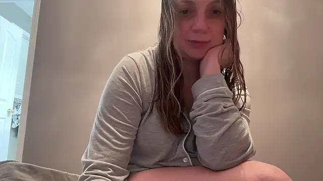 Snapshot of ShyFlameLive chatting on 02/14/26, 10:50 ShyFlameLive online show from 02/14/26, 10:50