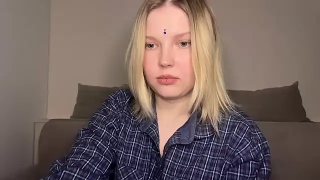 Ophelia Ritz online show from 04/10/26, 09:41