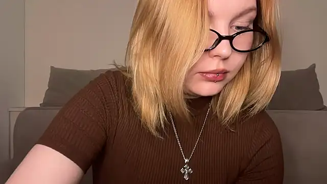 Ophelia Ritz online show from 04/24/26, 09:28