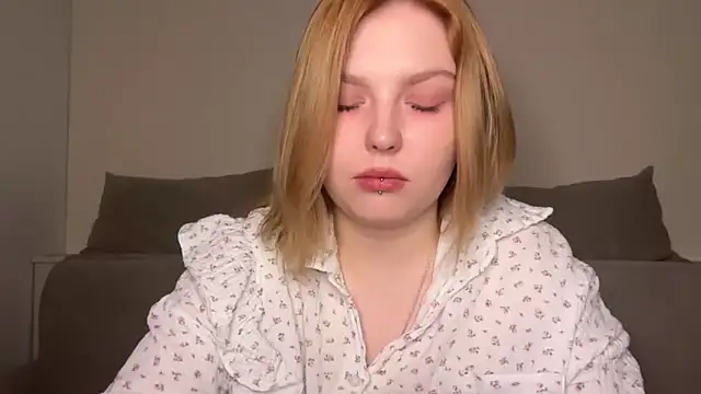 Snapshot of Ophelia_Ritz chatting on 04/27/26, 10:19 Ophelia Ritz online show from 04/27/26, 10:19