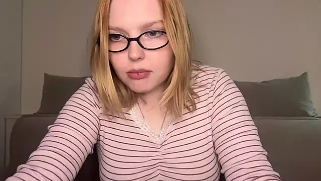 Snapshot of Ophelia_Ritz chatting on 05/03/26, 11:22 Ophelia Ritz online show from 05/03/26, 11:22