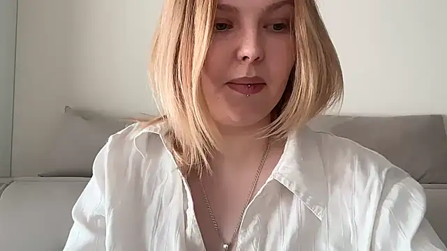 Snapshot of Ophelia_Ritz chatting on 06/05/26, 06:52 Ophelia Ritz online show from 06/05/26, 06:52
