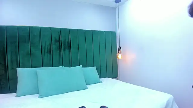 Amber-Horney online show from 04/01/26, 01:34