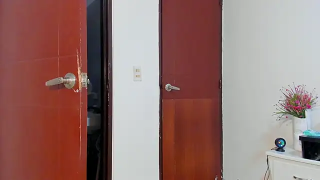 Jennifer Lee  online show from 02/04/26, 10:04