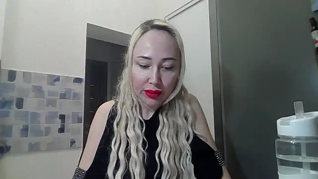 Snapshot of NanaGold2992 chatting on 03/02/26, 03:30 NanaGold2992 online show from 03/02/26, 03:30