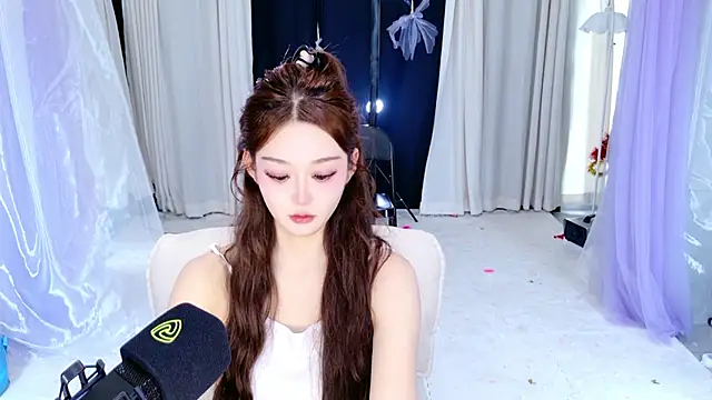 Snapshot of Dancer_Lucky-Nini chatting on 03/05/26, 07:04 Dancer Lucky-Nini online show from 03/05/26, 07:04