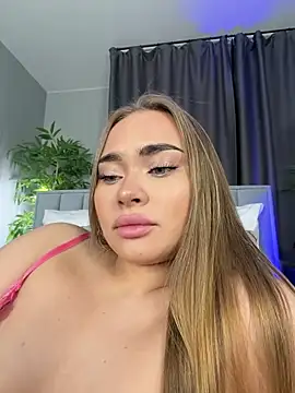 MonicaWestt online show from 05/15/26, 07:04