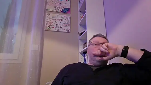 Snapshot of doudou310 chatting on 02/20/26, 06:26 doudou310 online show from 02/20/26, 06:26