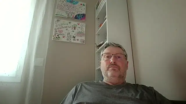 Snapshot of doudou310 chatting on 02/26/26, 05:01 doudou310 online show from 02/26/26, 05:01