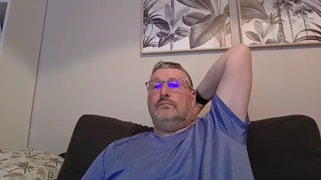 doudou310 online show from 03/17/26, 05:55