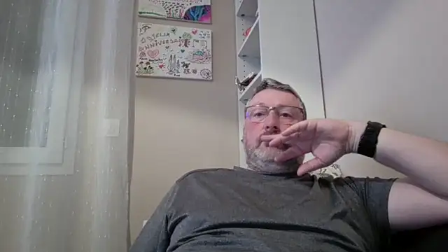 doudou310 online show from 03/25/26, 04:07