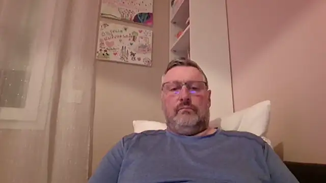 doudou310 online show from 03/28/26, 03:39