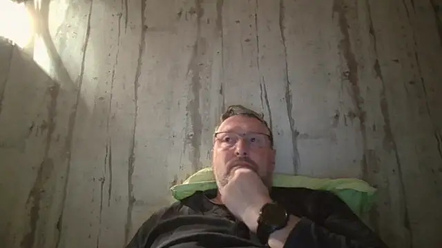 doudou310 online show from 04/06/26, 05:19