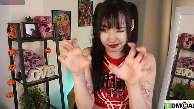 Noiry Vuvez online show from 04/09/26, 08:14