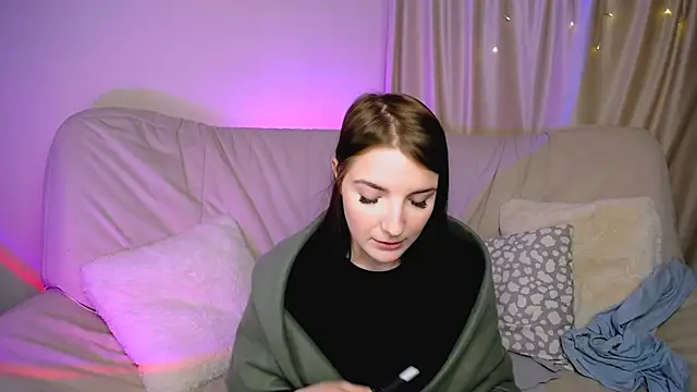 AliceChanel online show from 05/24/26, 03:33