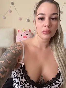 sexybatwomen33 online show from 03/07/26, 06:54