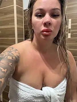 sexybatwomen33 online show from 05/13/26, 06:44
