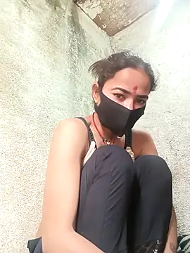 Sunali Bendre online show from 02/22/26, 03:07