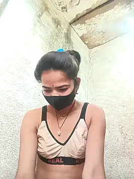 Sunali Bendre online show from 03/01/26, 02:24