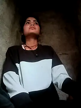 Sunali Bendre online show from 03/25/26, 12:49