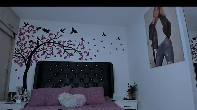 Snapshot of vicky_ney chatting on 01/15/25, 11:30 vicky ney online show from 01/15/25, 11:30