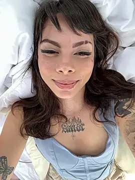 Isalove99 online show from 04/01/26, 02:14