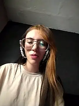 Snapshot of Winniedepootha chatting on 02/08/26, 07:50 Winniedepootha online show from 02/08/26, 07:50