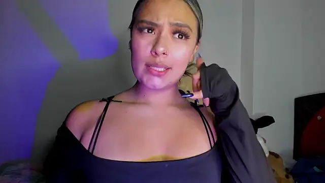 Kylievoos online show from 03/18/26, 01:31