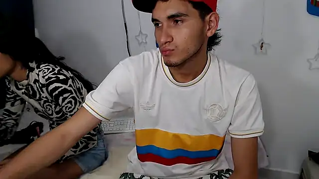 Snapshot of the_skinny_one chatting on 02/04/26, 12:00 the skinny one online show from 02/04/26, 12:00