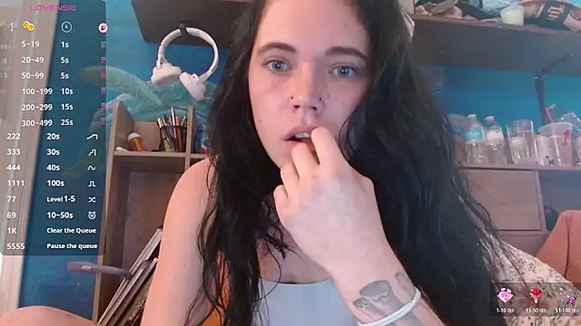 ahungkittykat online show from 05/15/26, 06:48