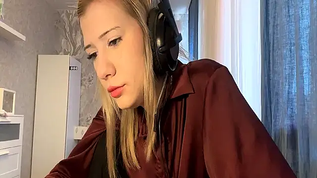 LadyFoxLove online show from 02/26/26, 11:31